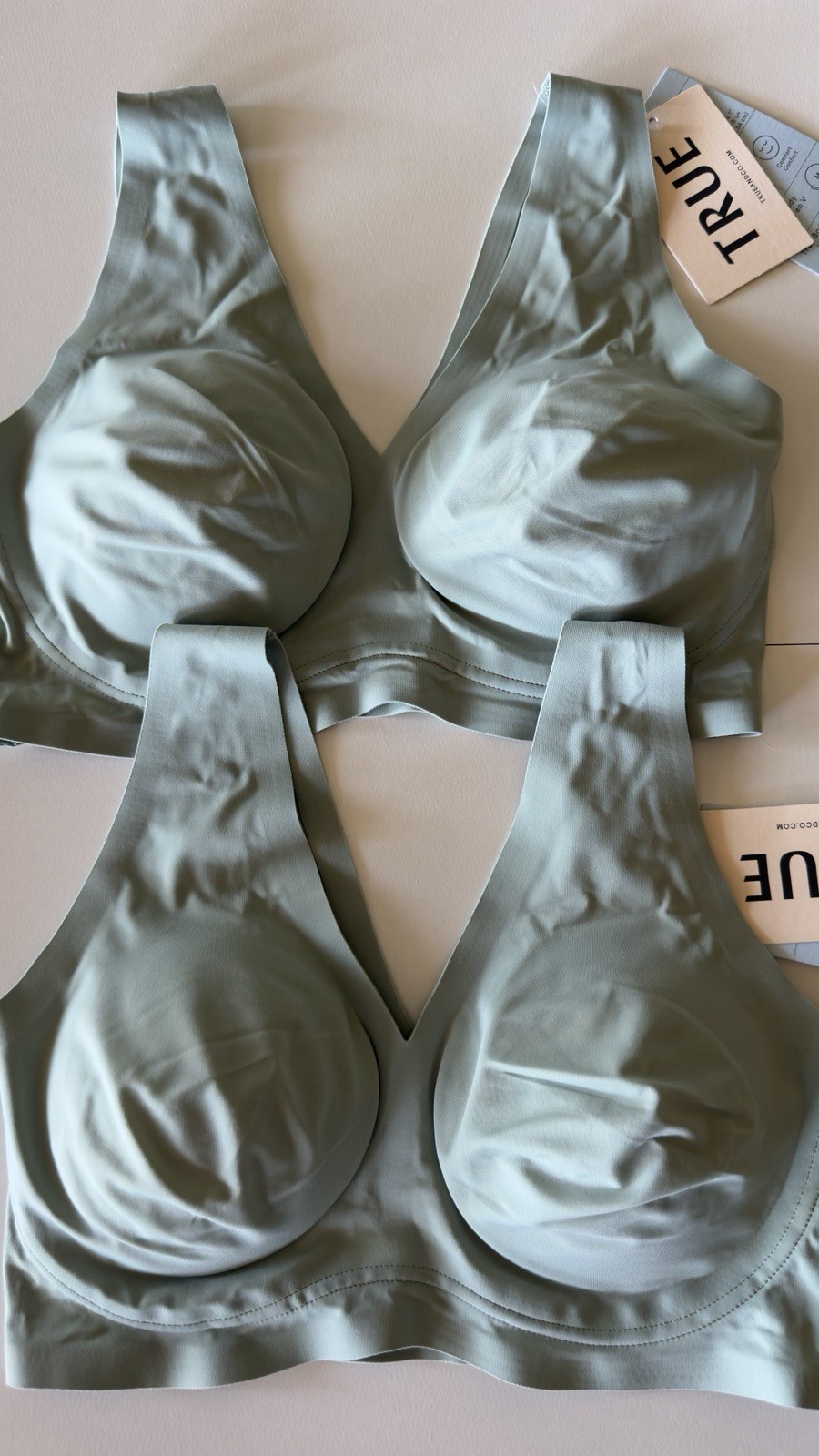 TRUE & CO True Body Lift V Neck Wireless Bra S Sport Set Of 2 Full Cup Green