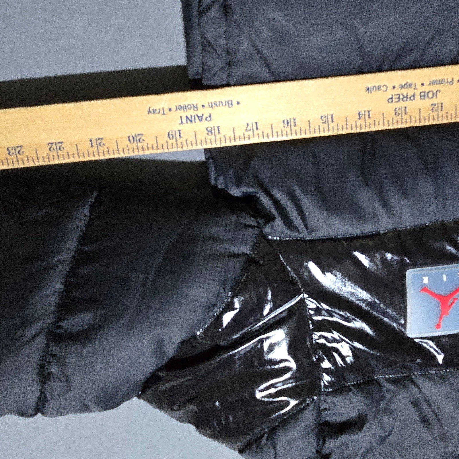 Jordan Puffer Jacket Kids Size M 10-12 Black Glossy Panel Hooded Fleece Lined