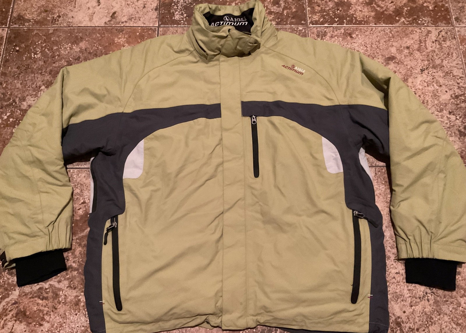 AIGLE ACTIMUM SKI POWDER WEATHERPROOF JACKET ( MENS XL ) CELERY GREEN TONE AS IS