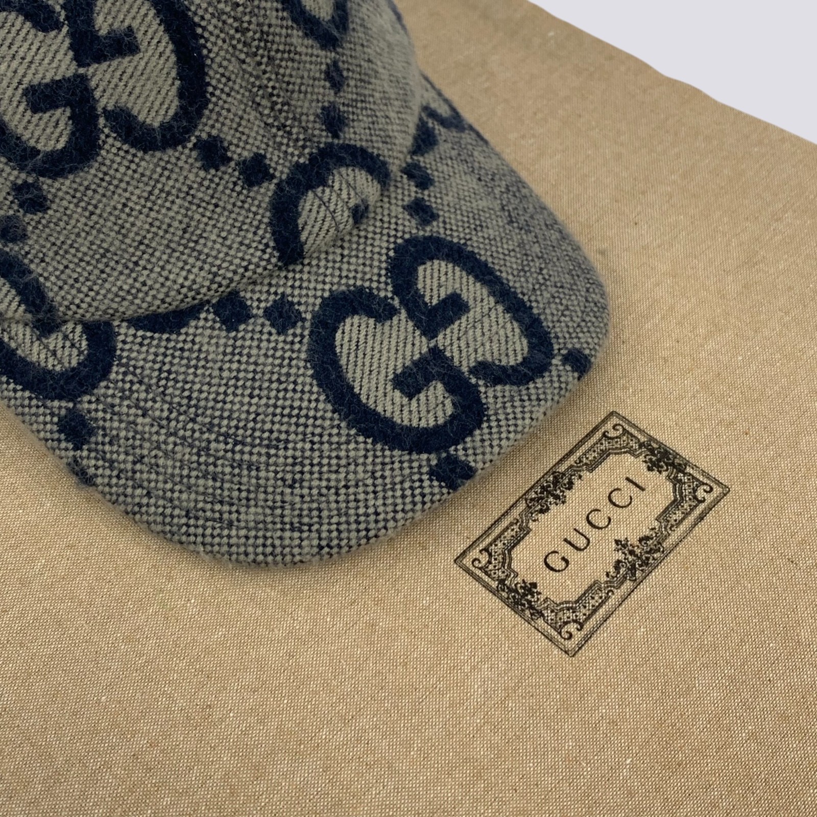 Gucci GG Monogram Logo Jumbo Wool Canvas Baseball Cap Hat Gray Size M