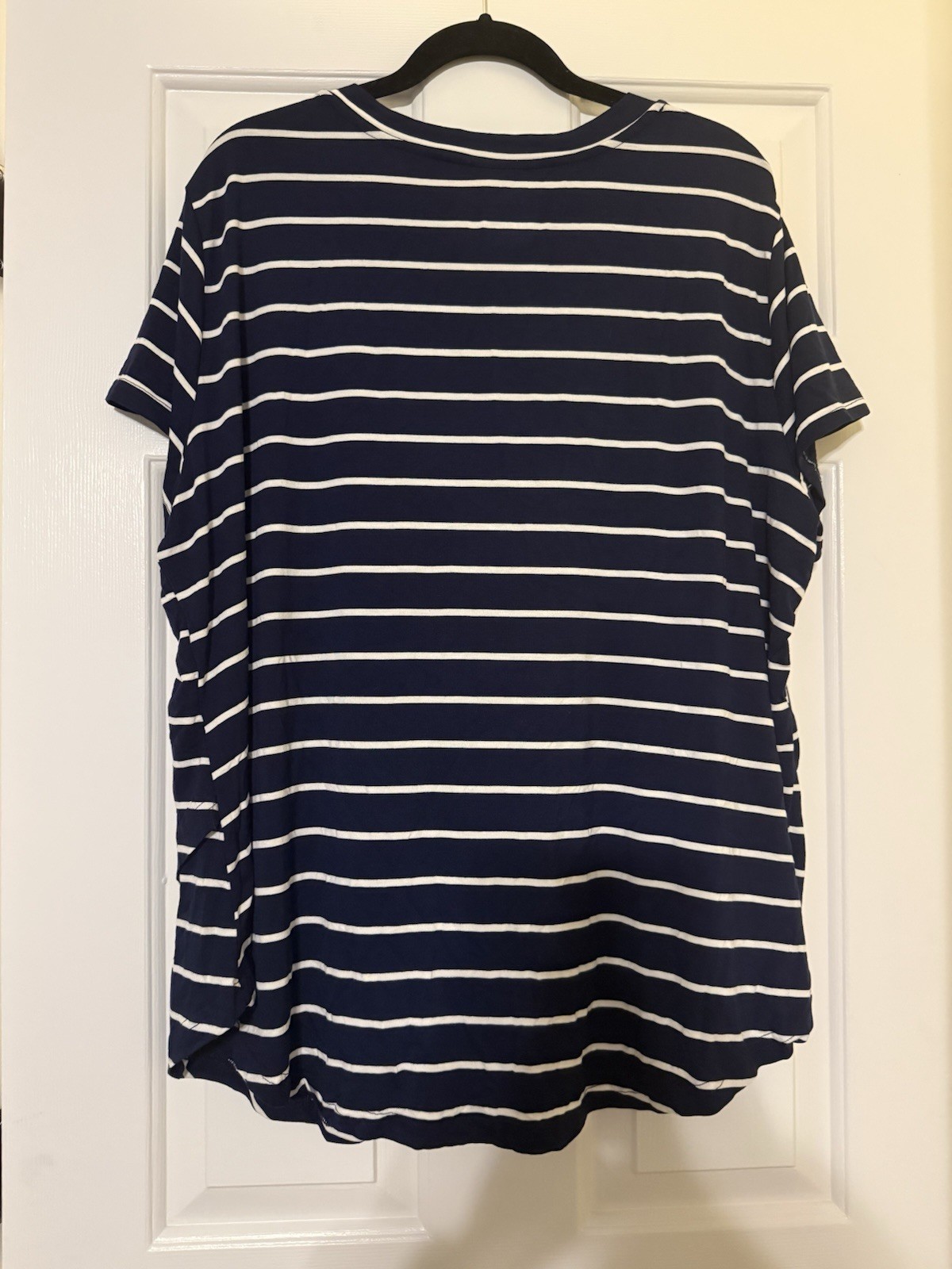 Latched Mama Women’s Plus 3X Navy/White Striped V-Neck Short Sleeve Knit Tee