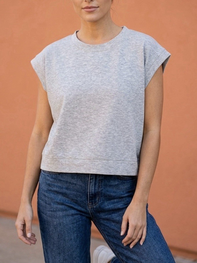 Zenana Women’s Size M Crew Neck Cap Sleeves Top Light Gray NWOT
