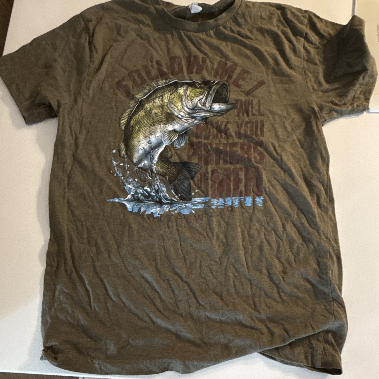 Men’s Green Cotton Fish Graphic Print Crew Neck Short Sleeve Knit T-Shirt Size M