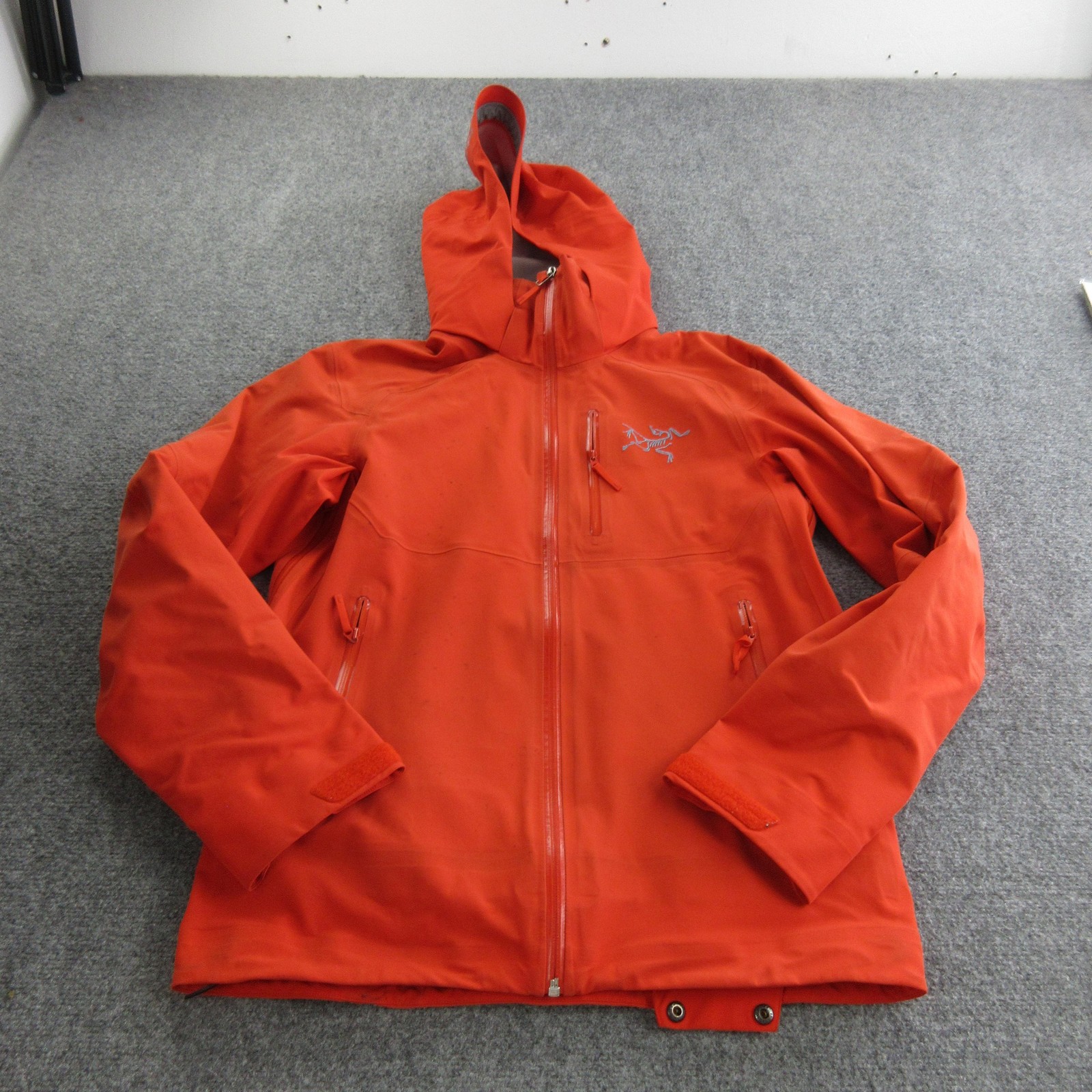 Arc’teryx Jacket Mens Medium Orange Hooded Full Zip Softshell Ski Outdoor