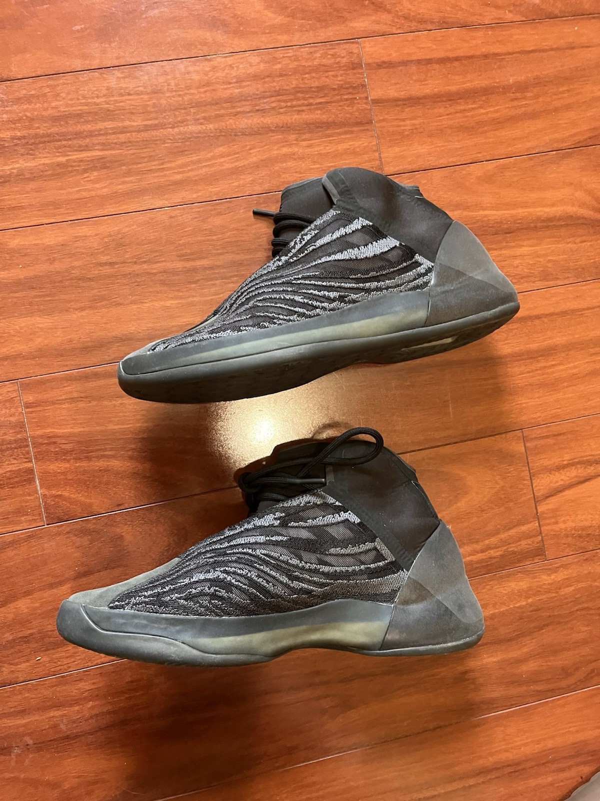 adidas Yeezy QNTM Men’s Onyx Sneakers Size 12 GX1317