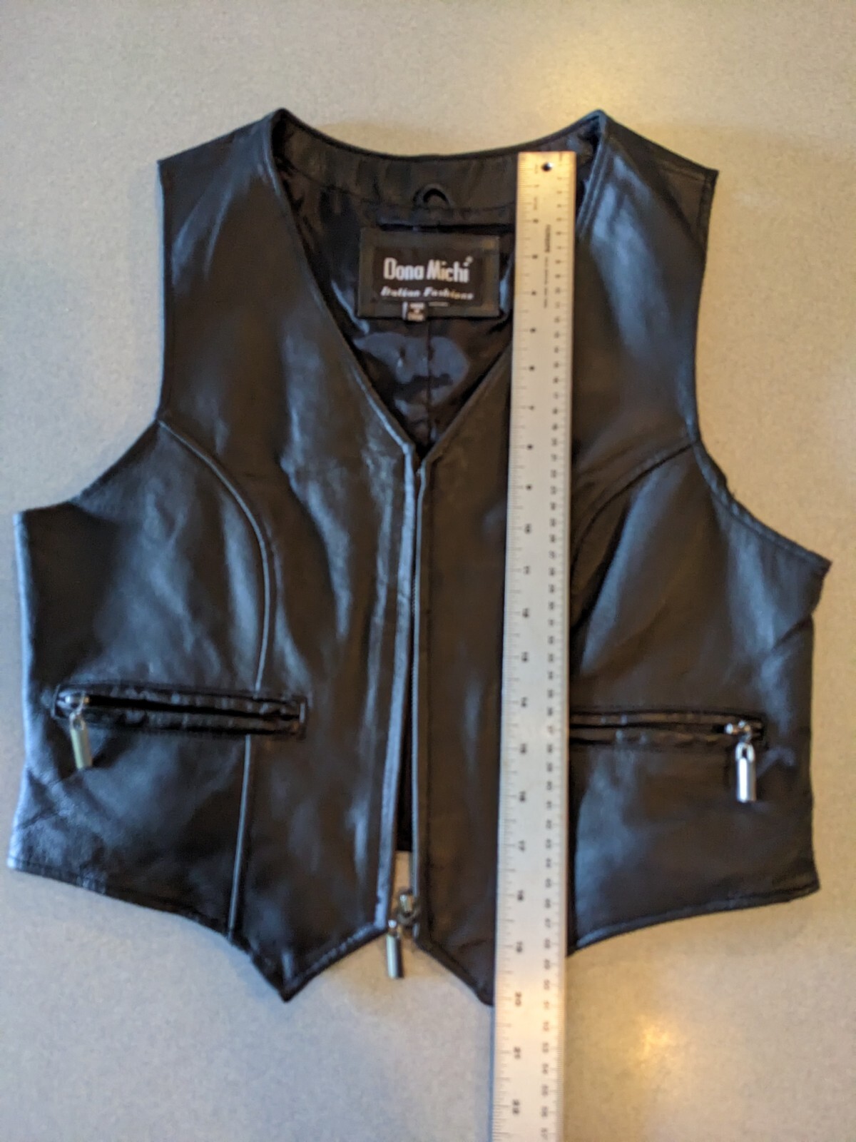 NWOT Dona Michi Womans Black Leather Motorcycle Fashion Vest MED Exc. Cond NEW!