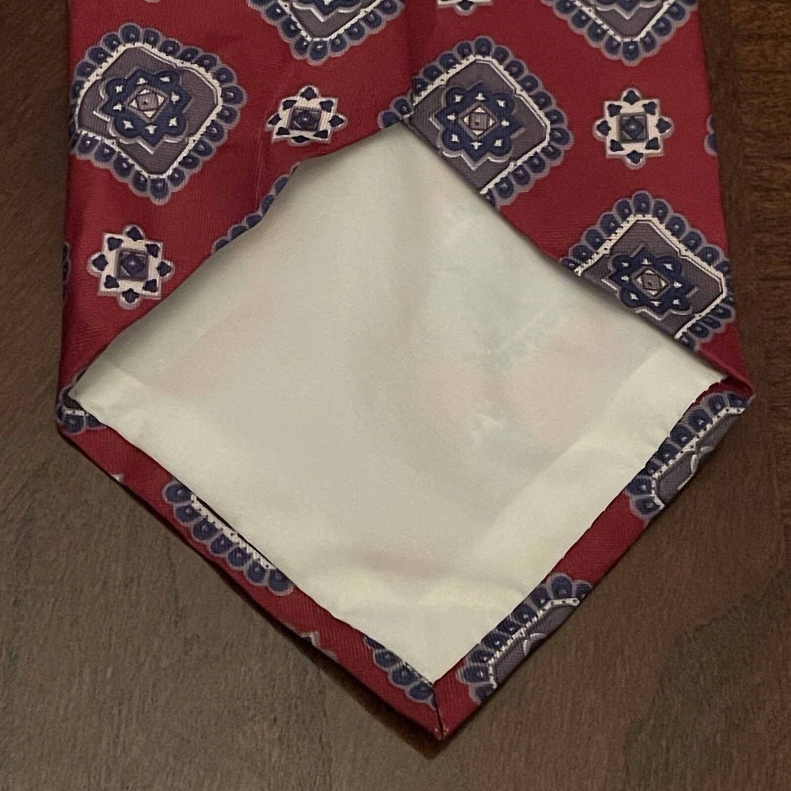 Vintage Manhattan 100% Polyester Men’s Neck Tie Made In Dominican Republic ￼