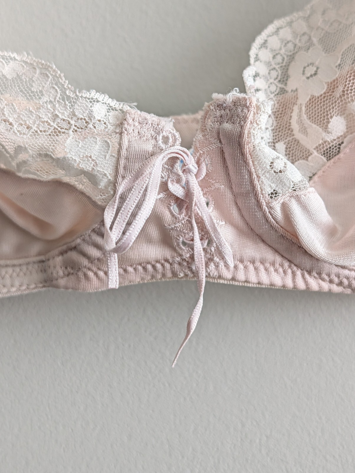 Vintage Heartstrings Maidenform Pink Lace Underwire Bra 36B USA Made