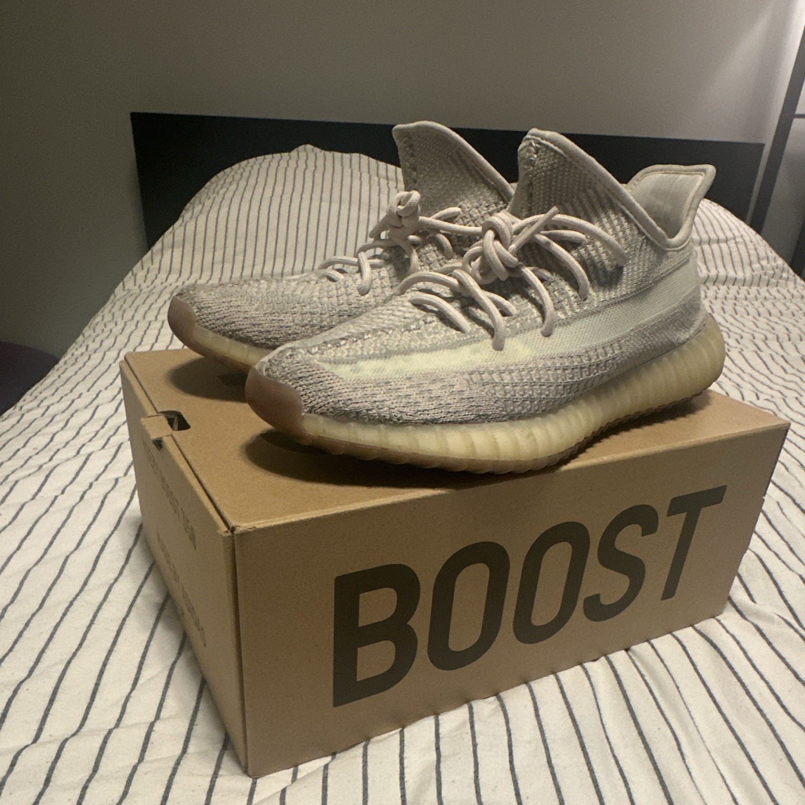 adidas Yeezy Boost 350 V2 Citrin Non-Reflective Primeknit Low Top FW3042