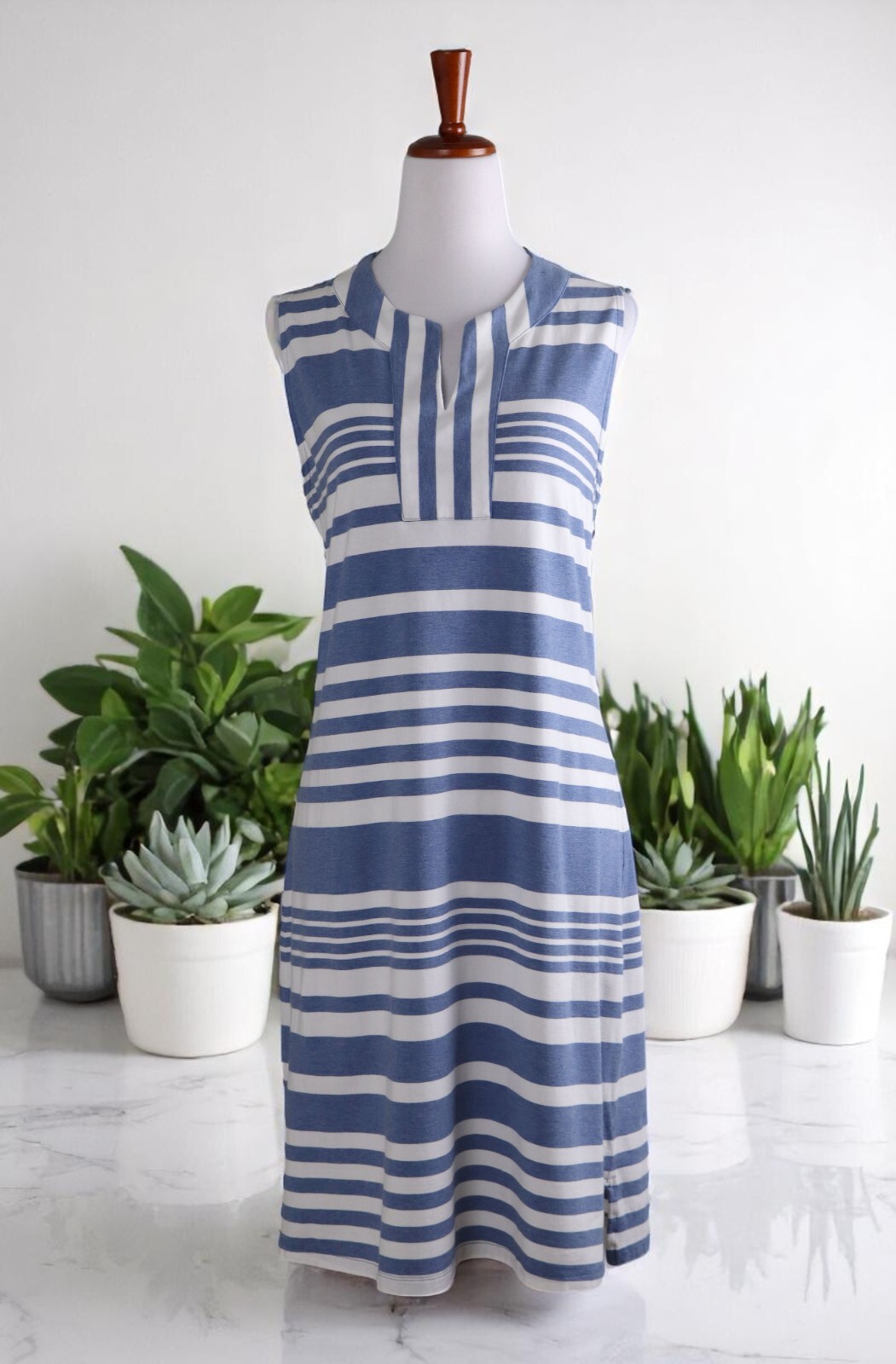 COOLIBAR $99 UPF 50+ Striped Casual V-Neck Oceanside Tank Dress Size Medium
