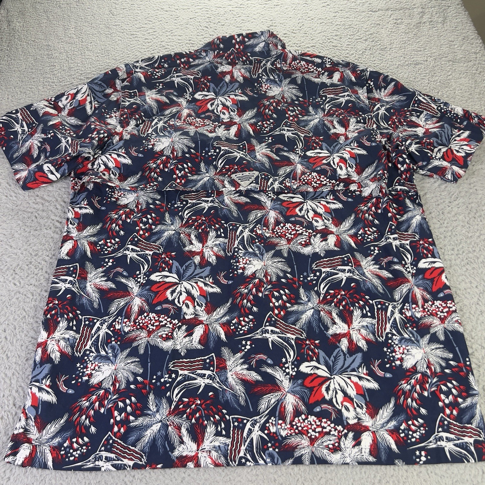Columbia PFG Shirt Men Large Blue Trollers Best Fish Floral American Flag Vented