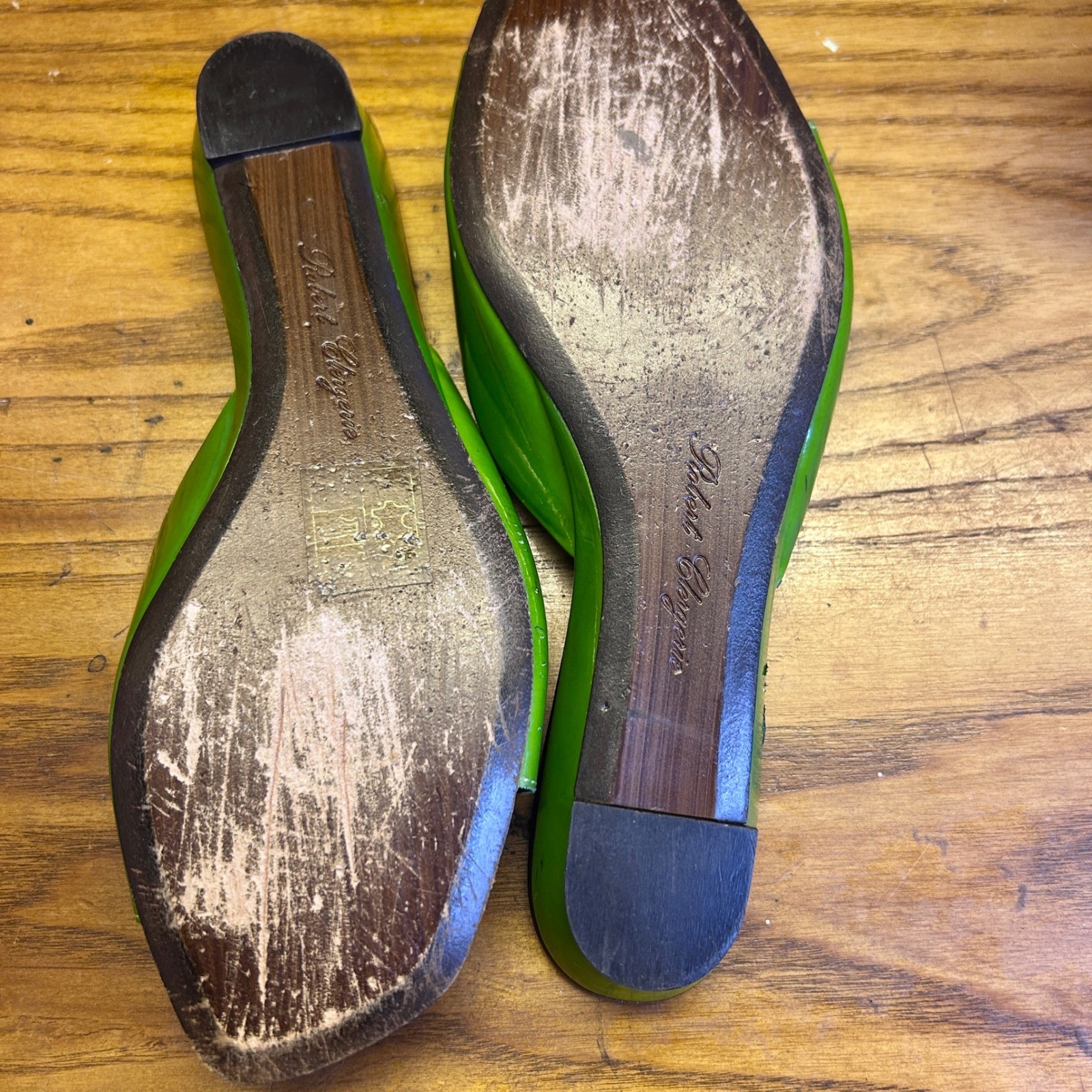Robert Clergerie wmn 8.5 Green Patent Leather Chain vtg Y2K kitten heel sandals
