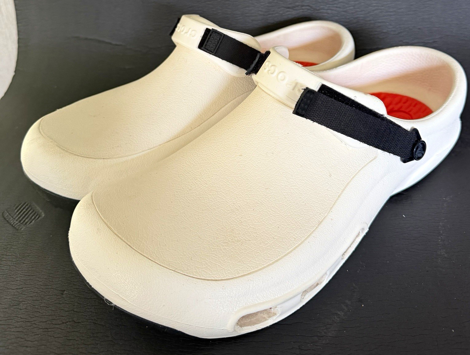 Crocs Bistro Clogs white/Black Adjustable Strap Unisex Adults US 15