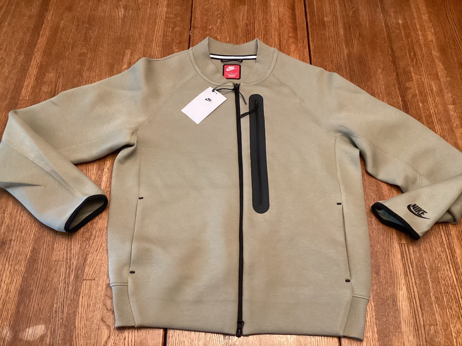 NWTs Nike Tech Fleece Bomber Full-Zip Jacket FB8008-276 Olive Black Men’s Size S