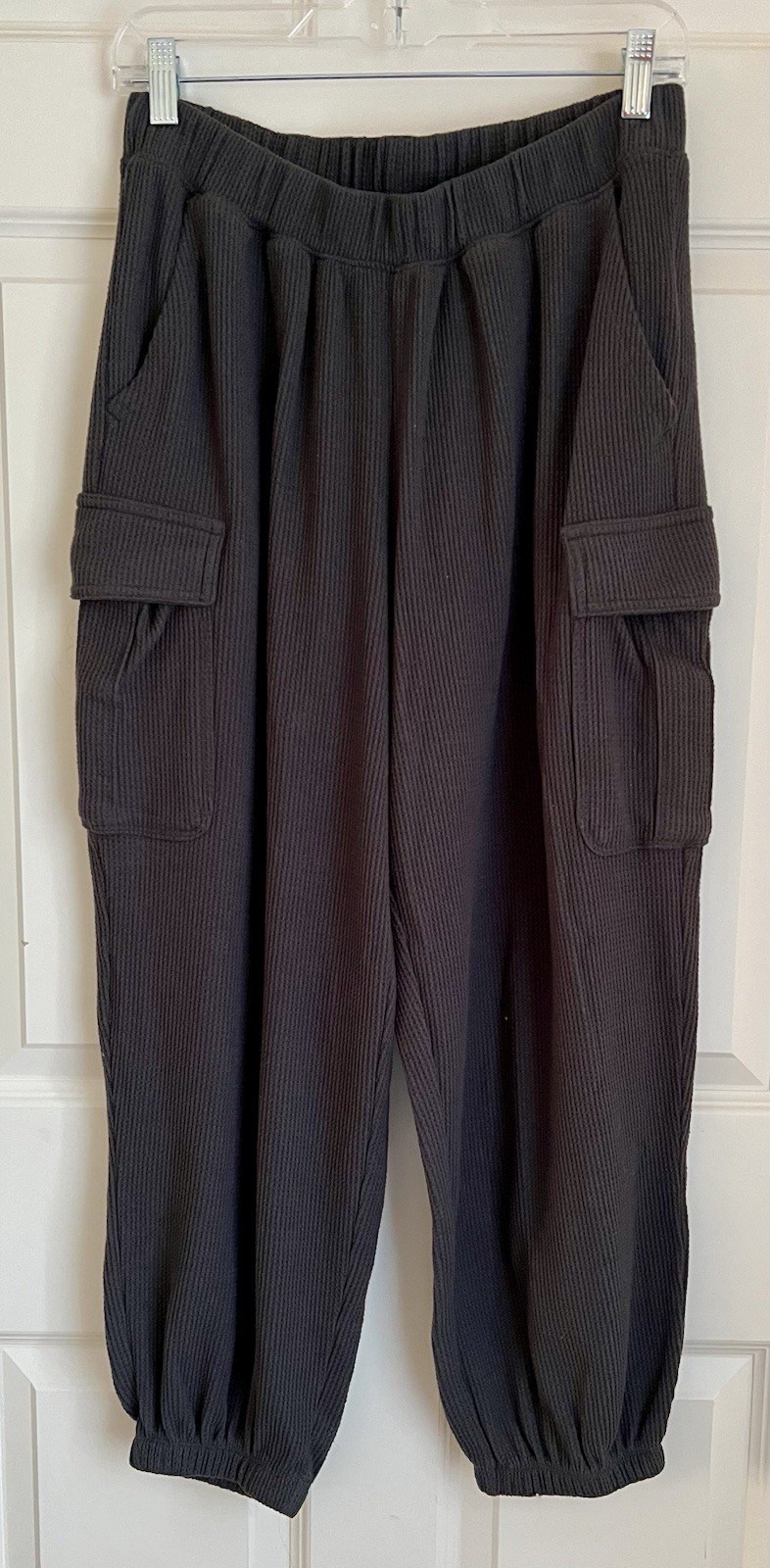Aerie Women’s Black Waffle Cargo Pants Elastic Waist Pockets Relaxed L