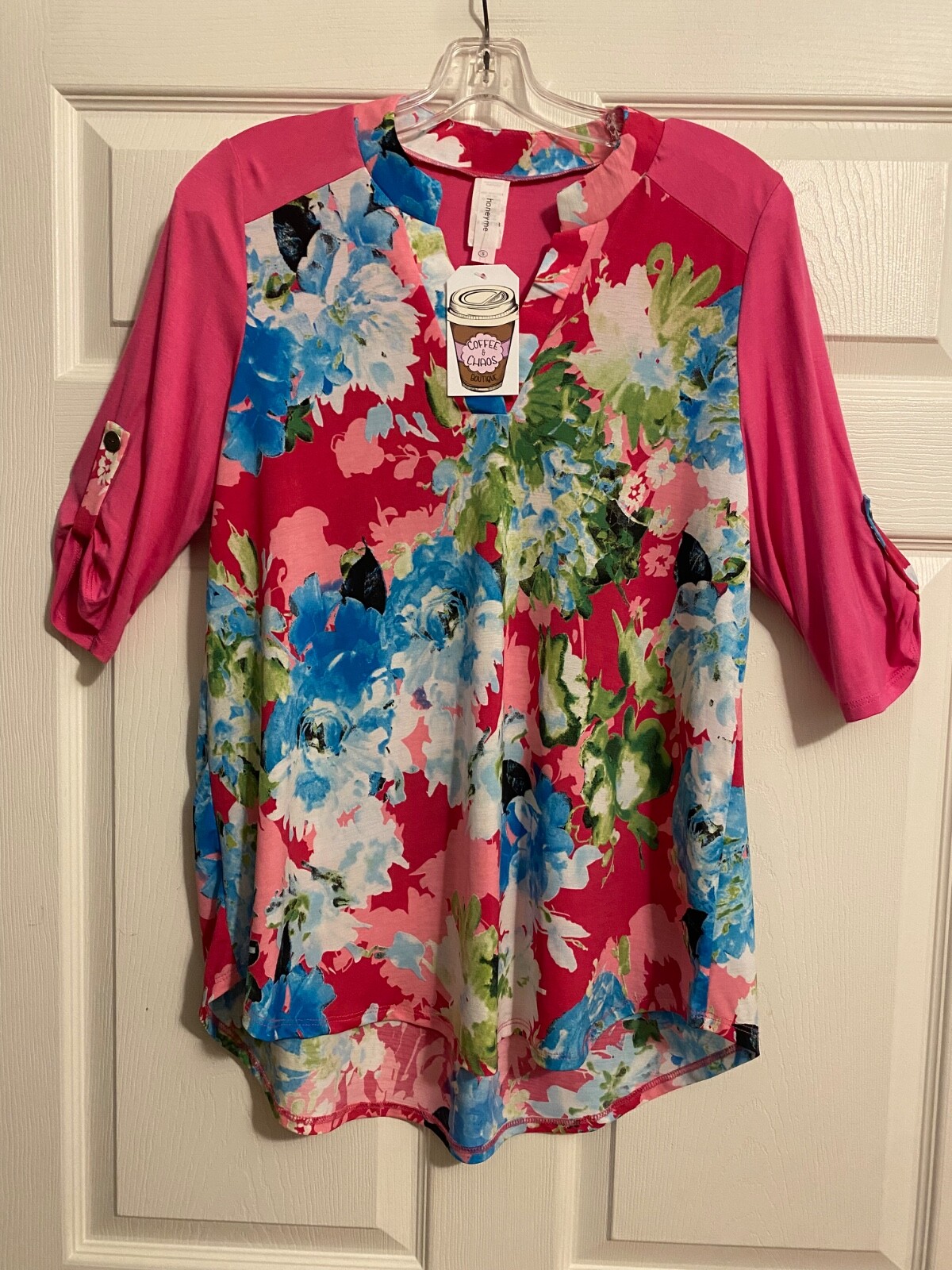 HoneyMe Women’s Colorful Abstract V-Neck 1/2 Sleeve Hi-Lo Hem Small NWTs