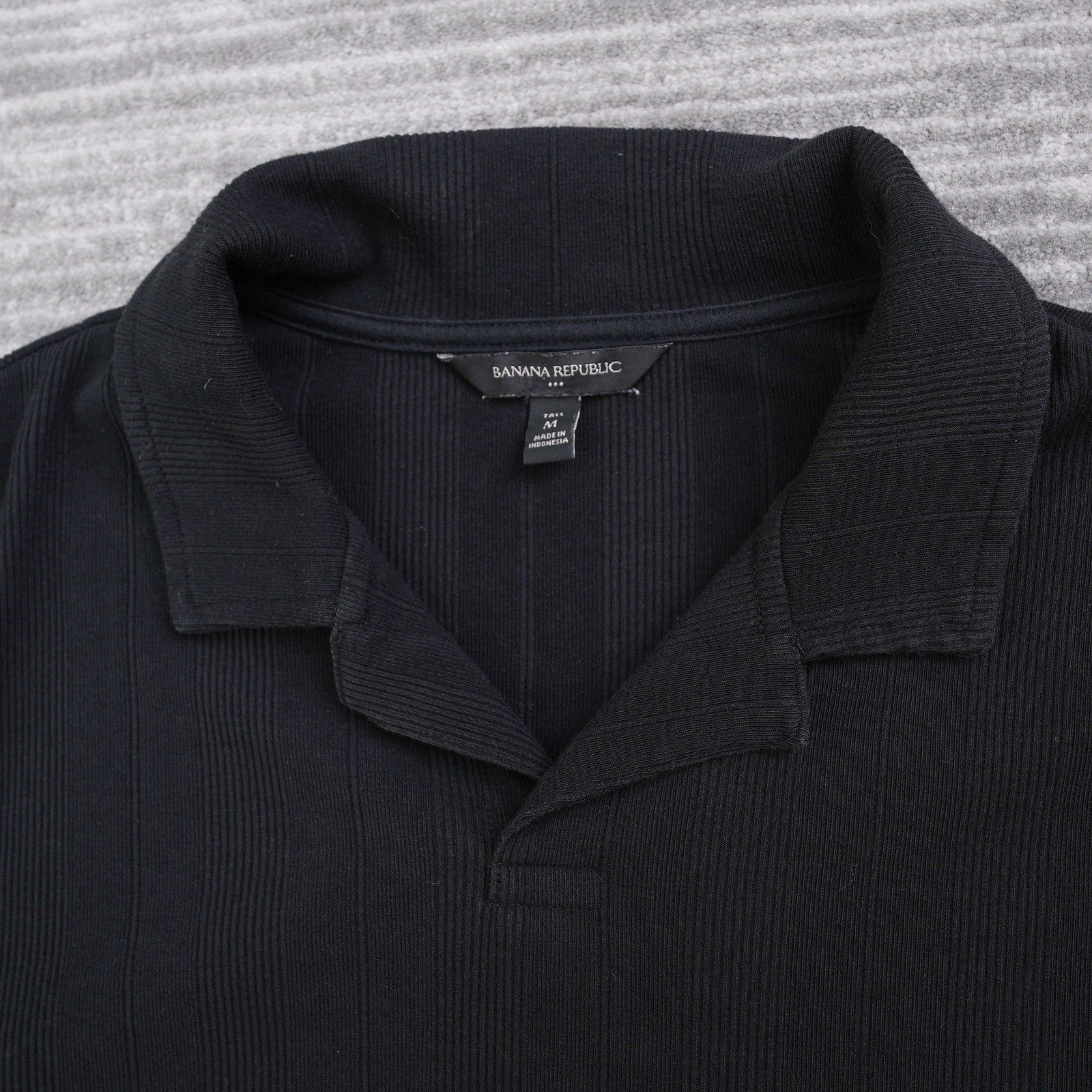 Banana Republic Mens Tall M Black Ribbed Knit Short Sleeve Johnny Collar Polo