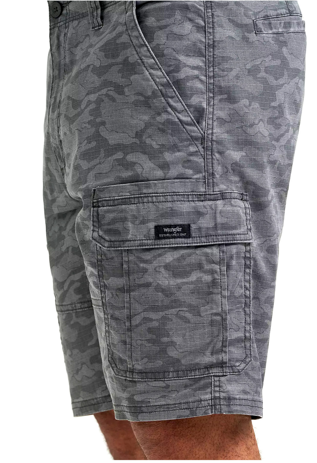 ALL SIZES Wrangler Relaxed Fit 10 in Cargo Shorts w Stretch Camo Magnet Tech Pkt