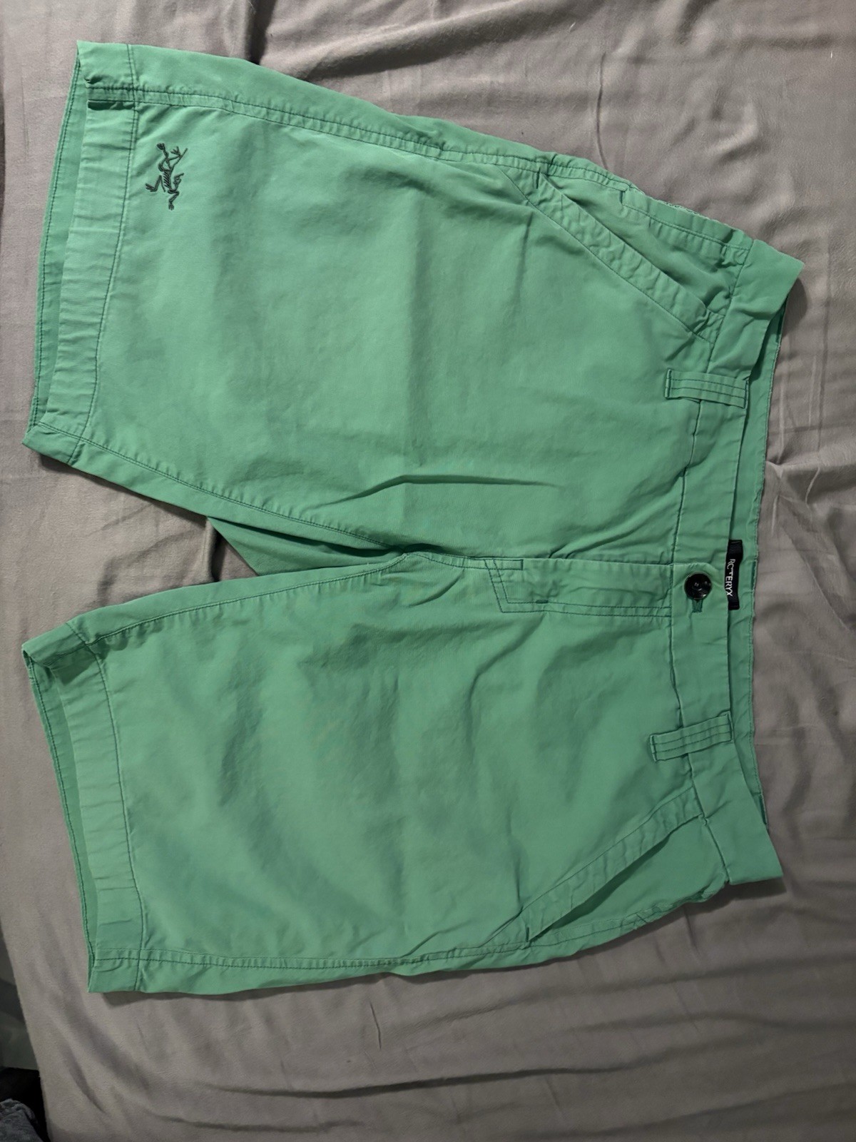 Arc’teryx Men’s Atlin Chino Shorts 10 Inch Inseam Green, Trim Fit Size 34