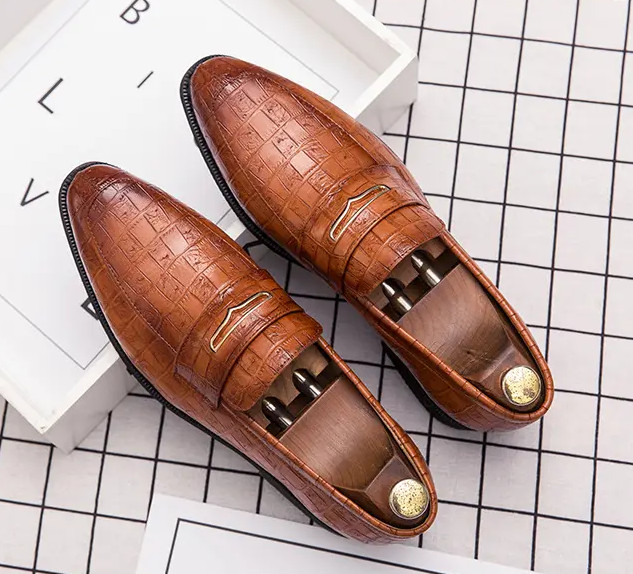 Men’s Stone Pattern Slip on Loafers Pointy Toe Formal Business Casual Shoes