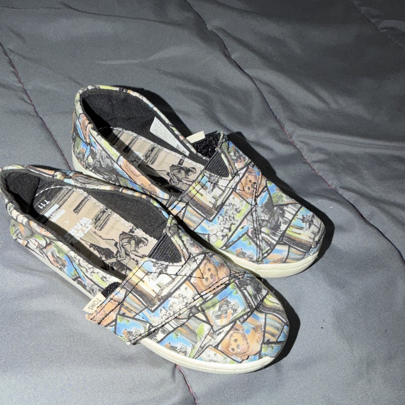 TOMS Women’s Star Wars Graphic Print Canvas Slip-On Flats US 11 Multicolor