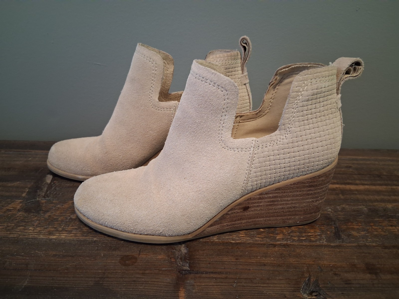 ladies Toms ankle boots suede wedge size 6