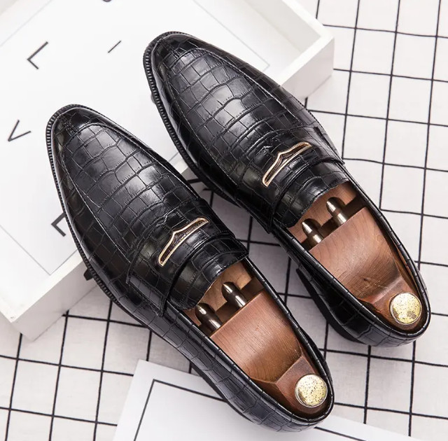 Men’s Stone Pattern Slip on Loafers Pointy Toe Formal Business Casual Shoes