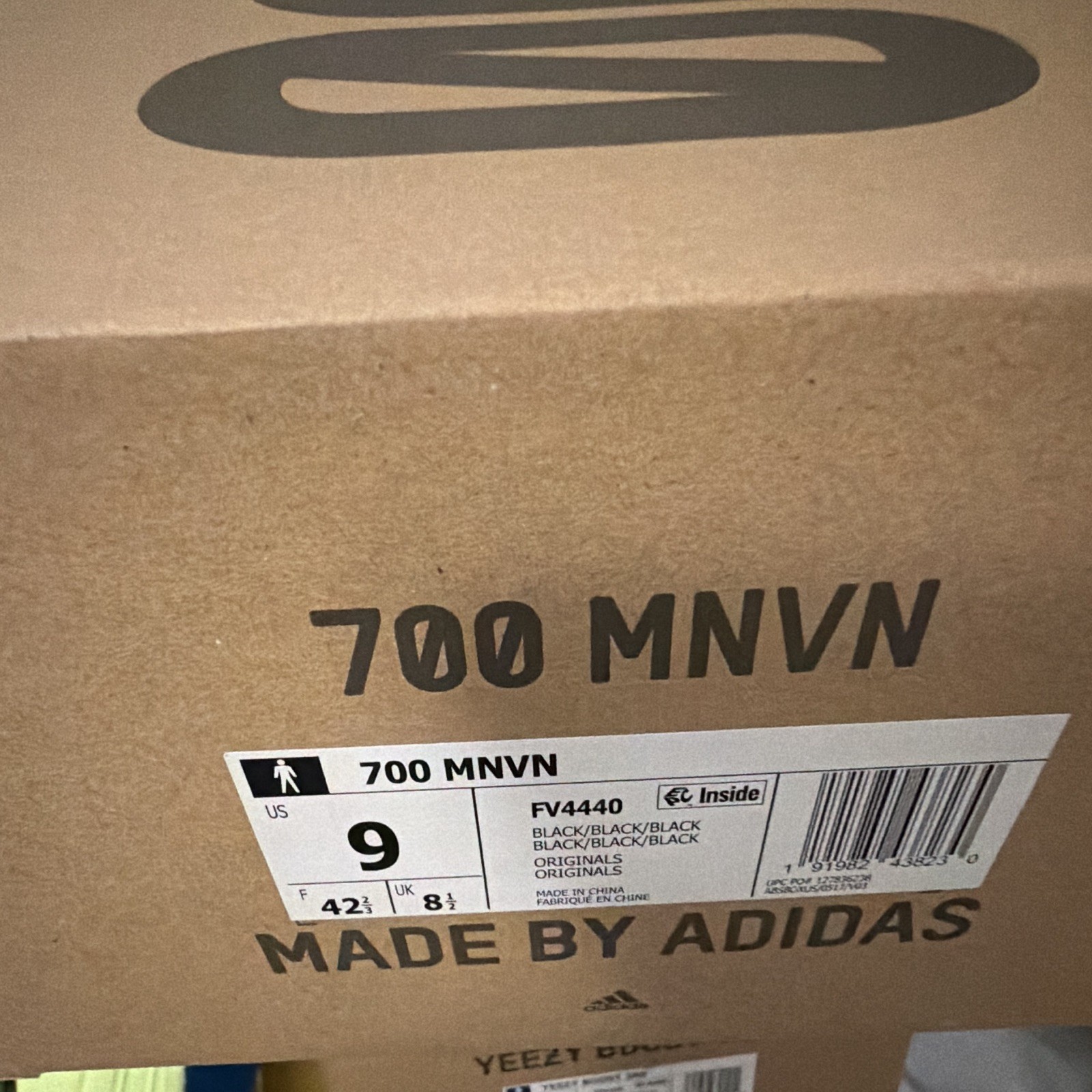 adidas Yeezy Boost 700 MNVN Triple Black Black/Black/Black Sneaker FV4440