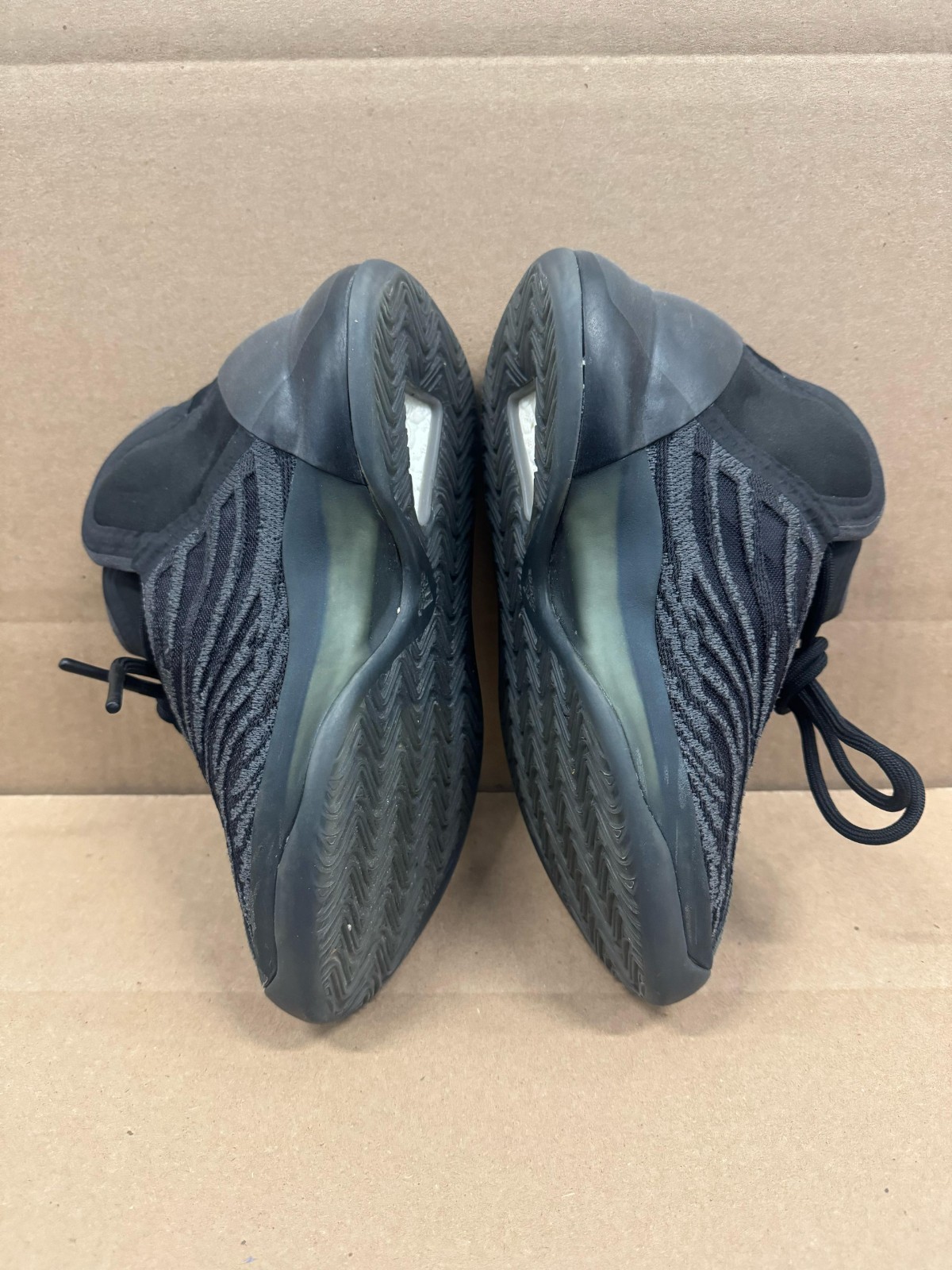 Adidas Yeezy Quantum Onyx Sneakers Black GX1317 Size Mens Size 4.5 Women’s 5.5