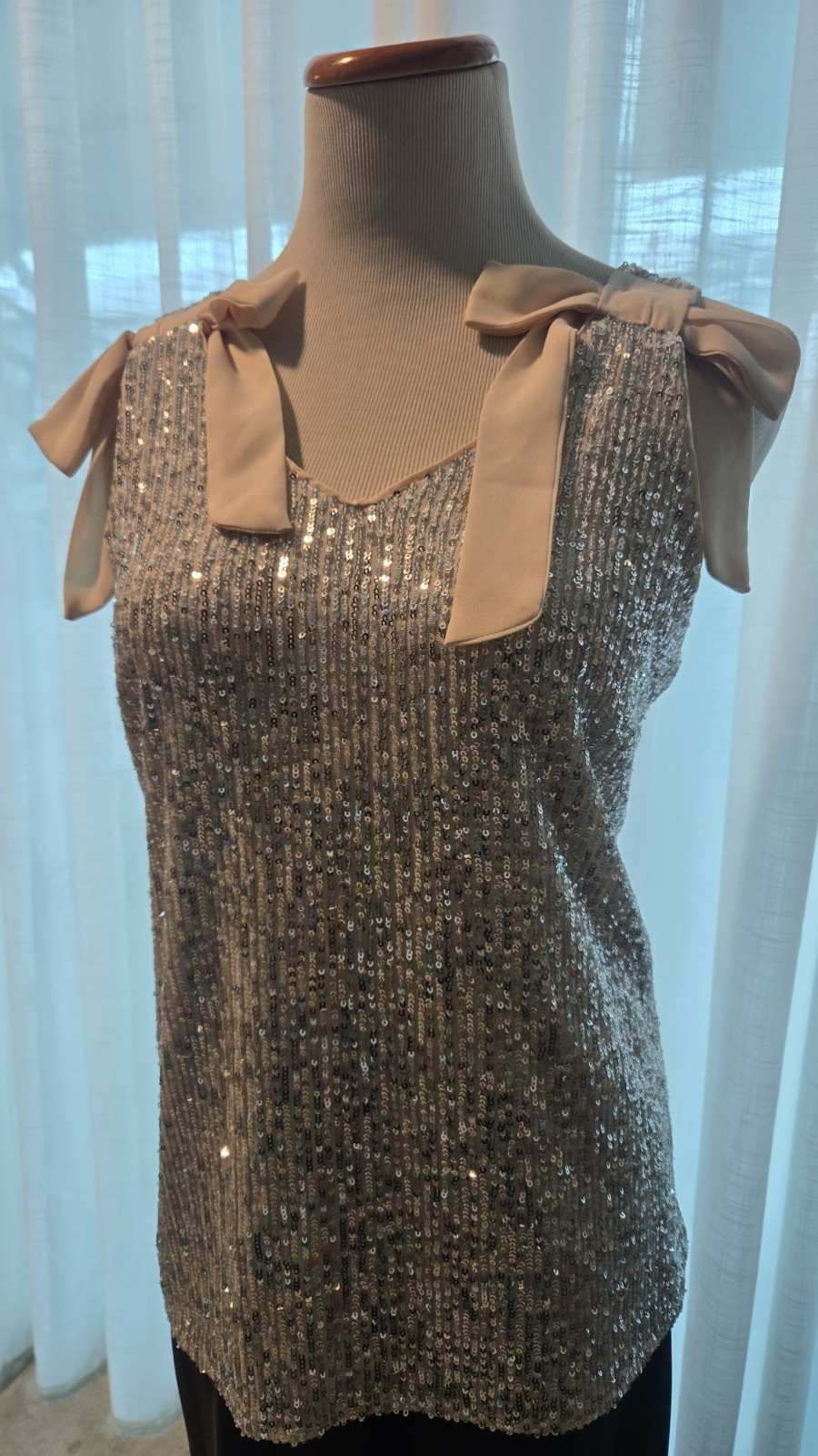 CeCe Silver Sequin Chiffon V-Neck Sleeveless Tank Top Bow Shoulder Ties M