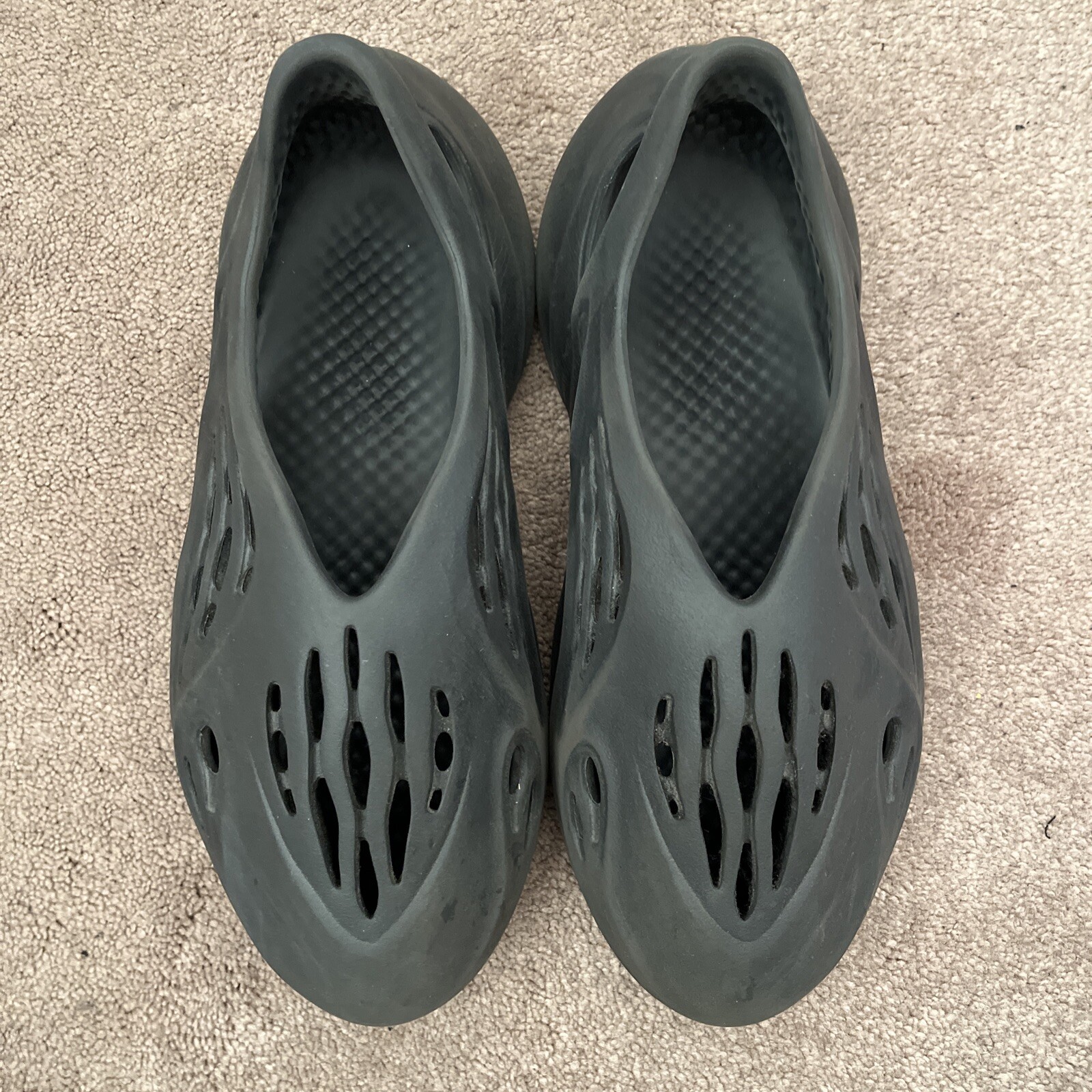 Size 11 – adidas Yeezy Onyx