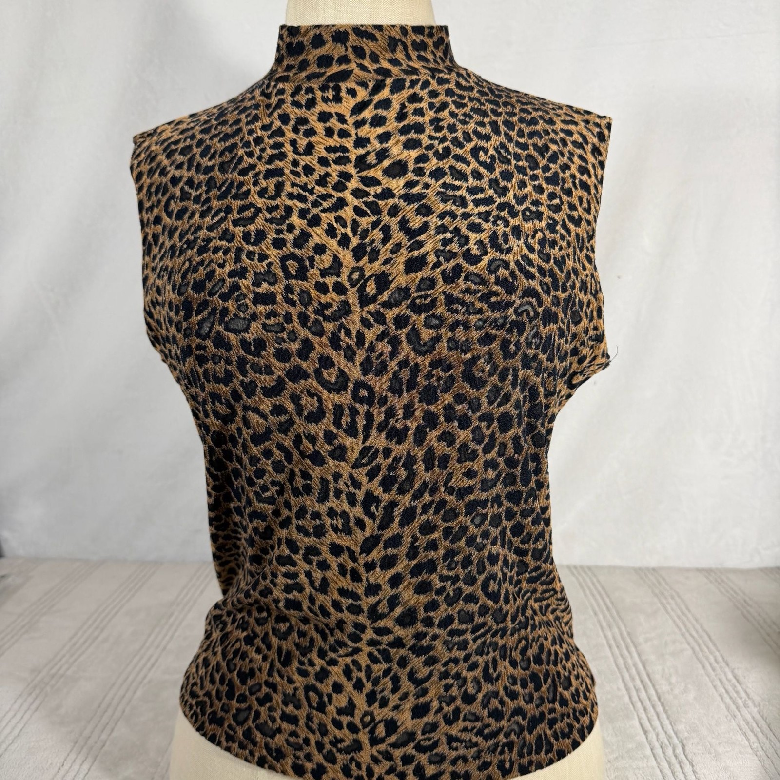 Mojo Vintage Leopard Print Mock Neck Sleeveless Top