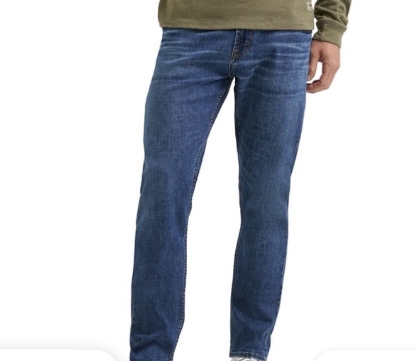 Wrangler Men’s Flex Taper Fit Denim Jeans with Performance Waistband 30×32