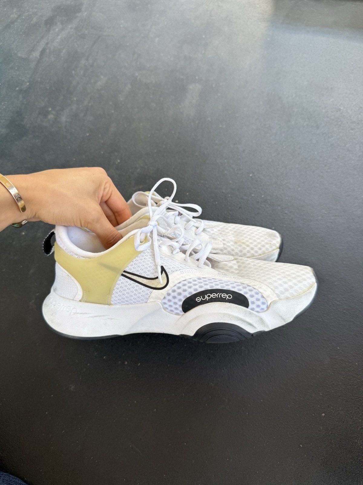 Nike Superrp White Sneakers 8.5 Women’s Athletic Shoes