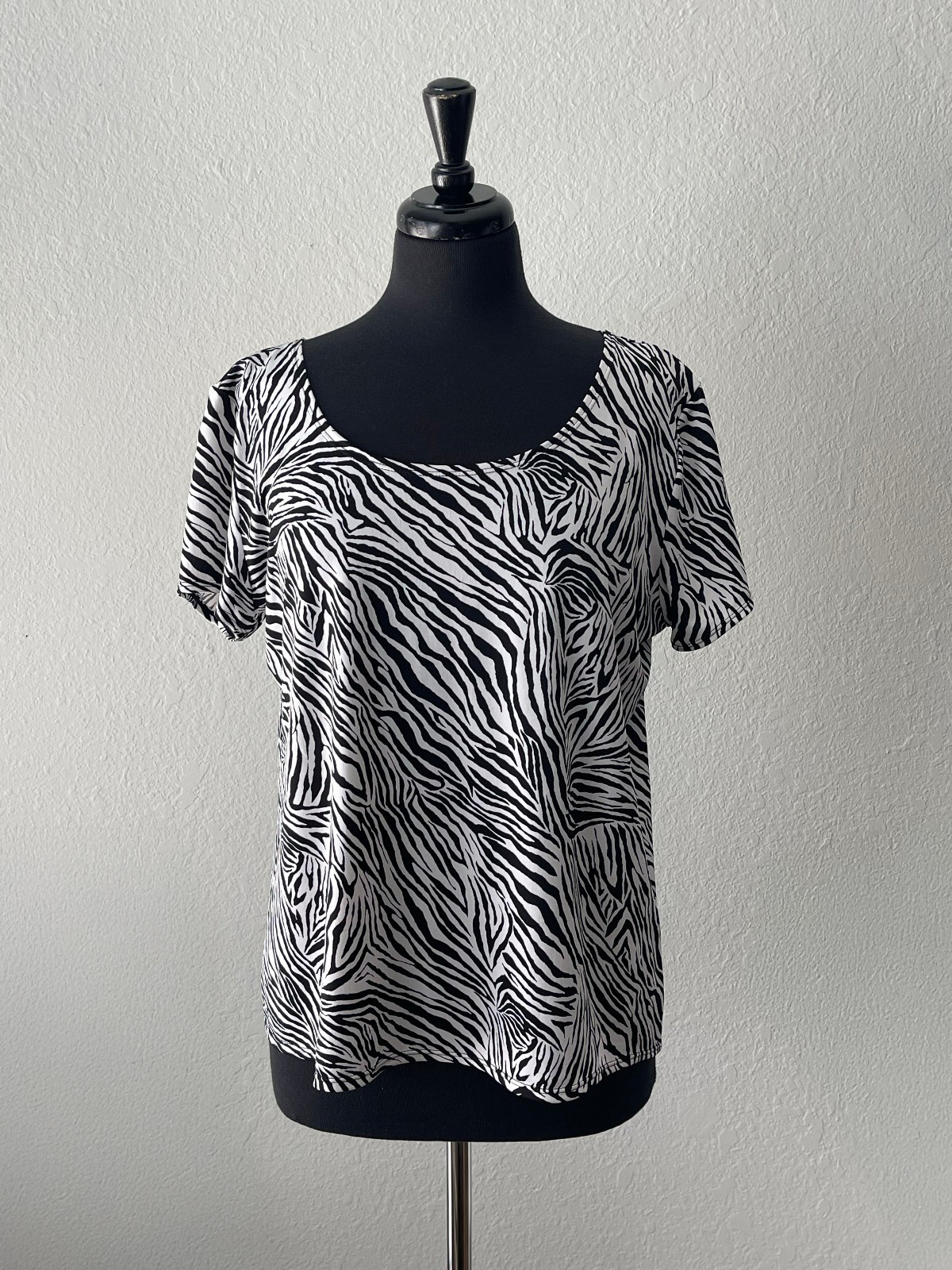 Notations XL Zebra Print Blouse Black White Scoop Neck Stretch Short Sleeve Top