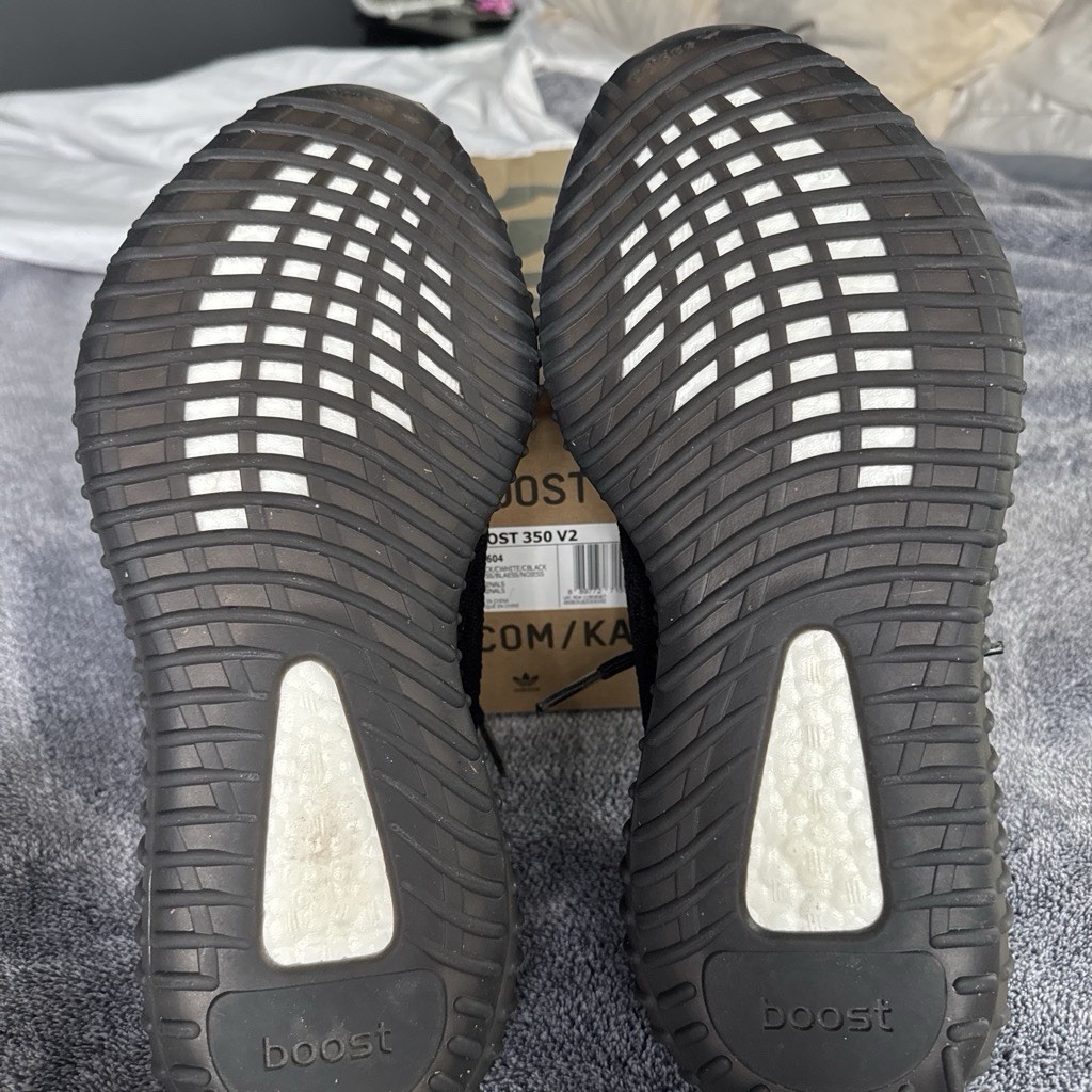 adidas Yeezy Boost 350 V2