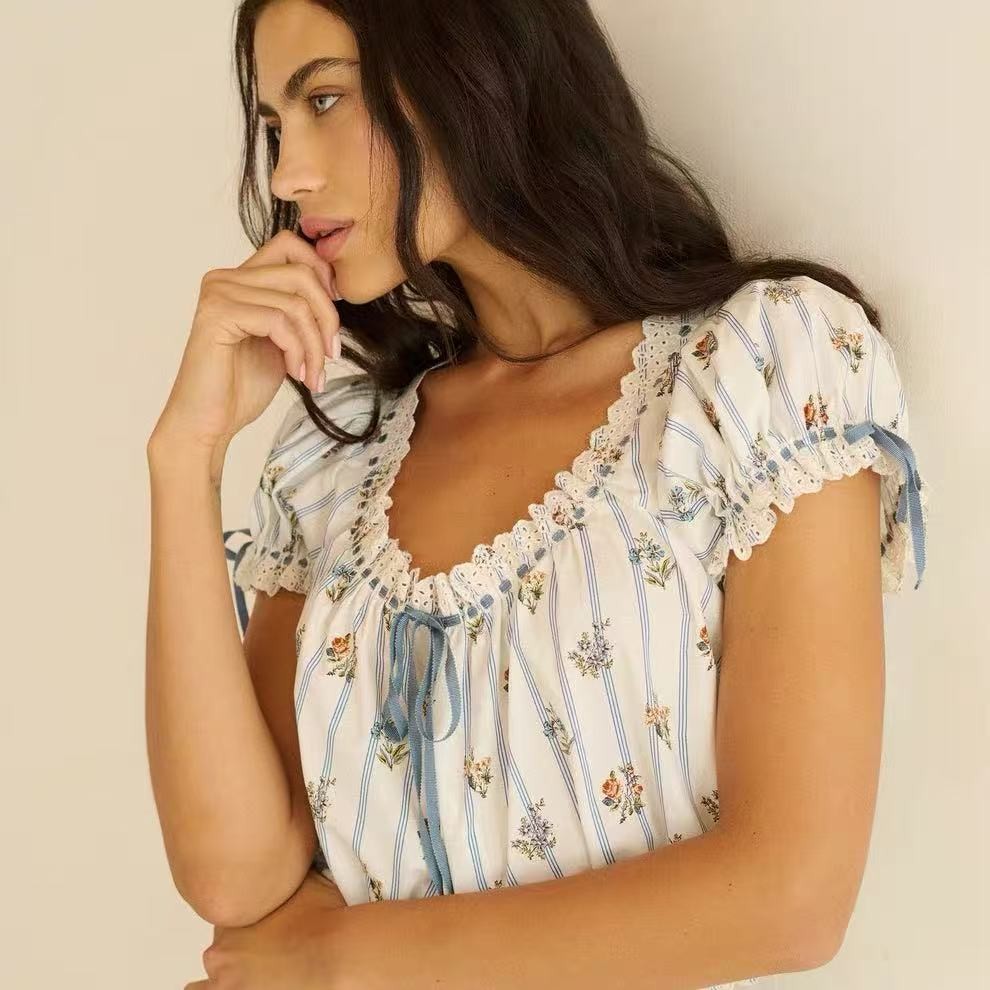 Doen Countryside floral hollow embroidery bubble sleeve shirt