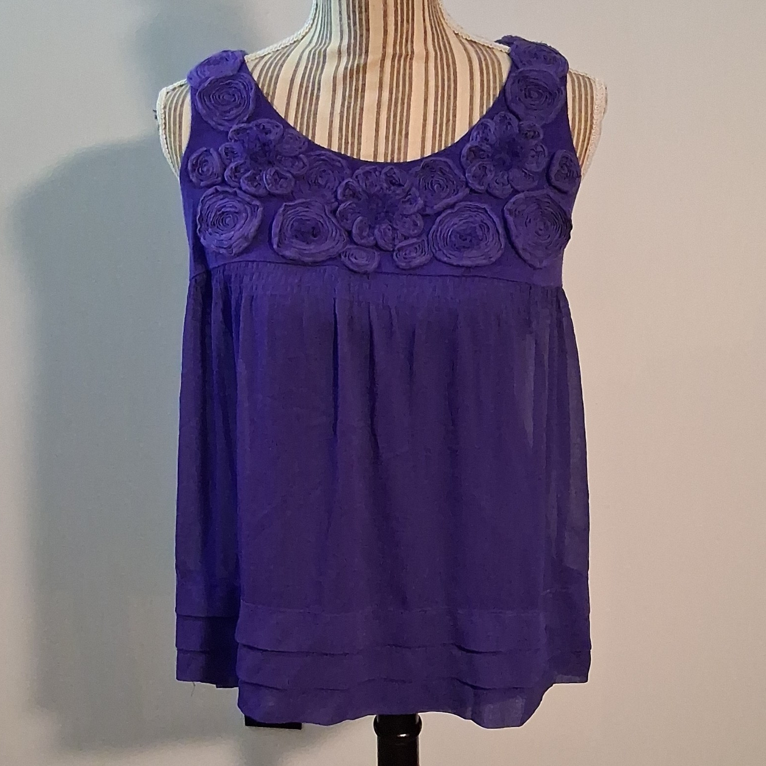 ECI New York Women’s Purple Scoop Neck Sleeveless Floral Applique Tank Top S