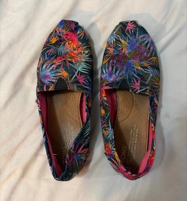 TOMS Women’s Slip-On Flats Canvas Floral Hawaiian Multicolor US 7.5 EU 38