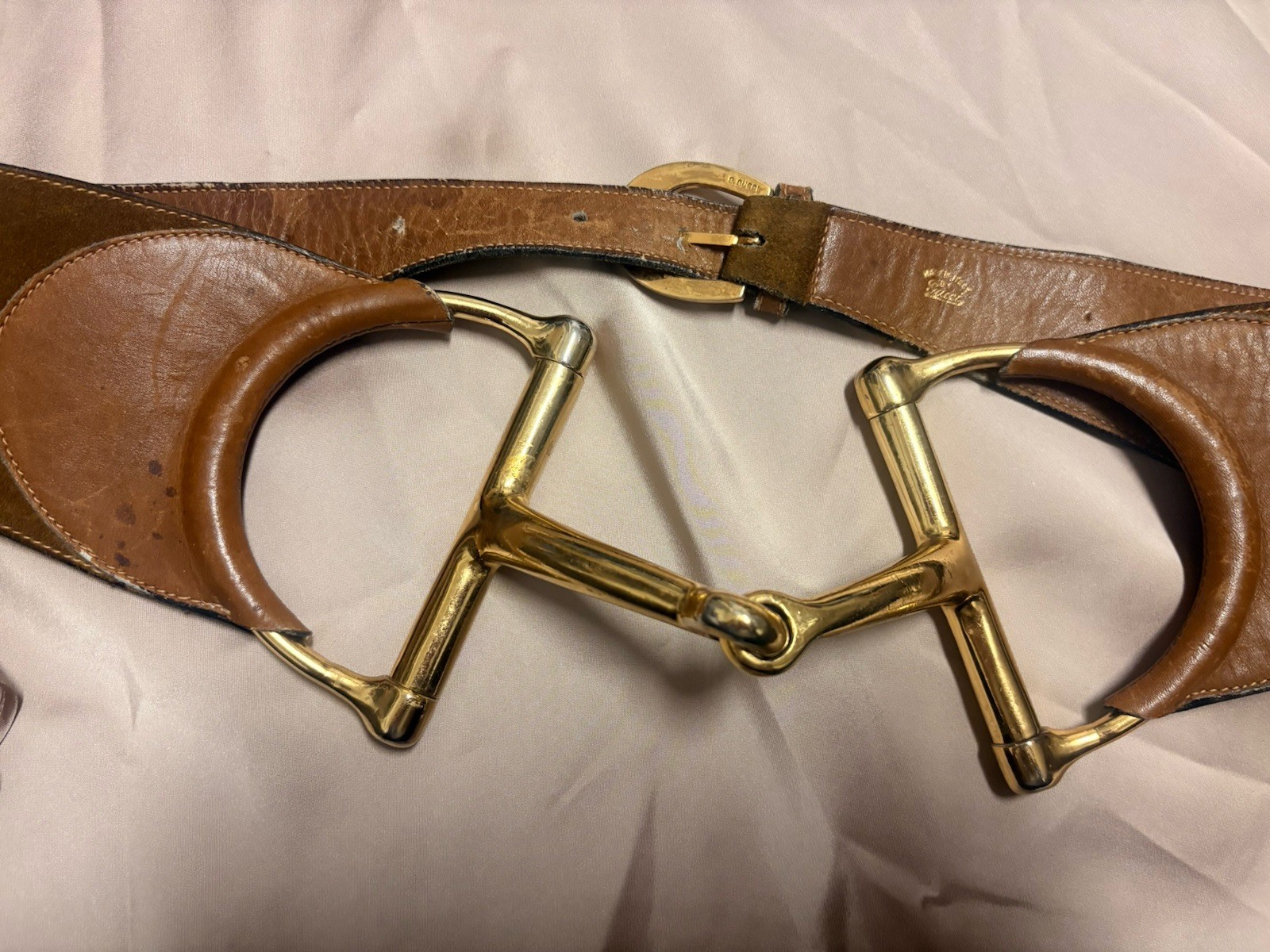 GUCCI Vintage BROWN SUEDE HORSEBIT BELT BUCKLE Women’s Size M Made In Italy