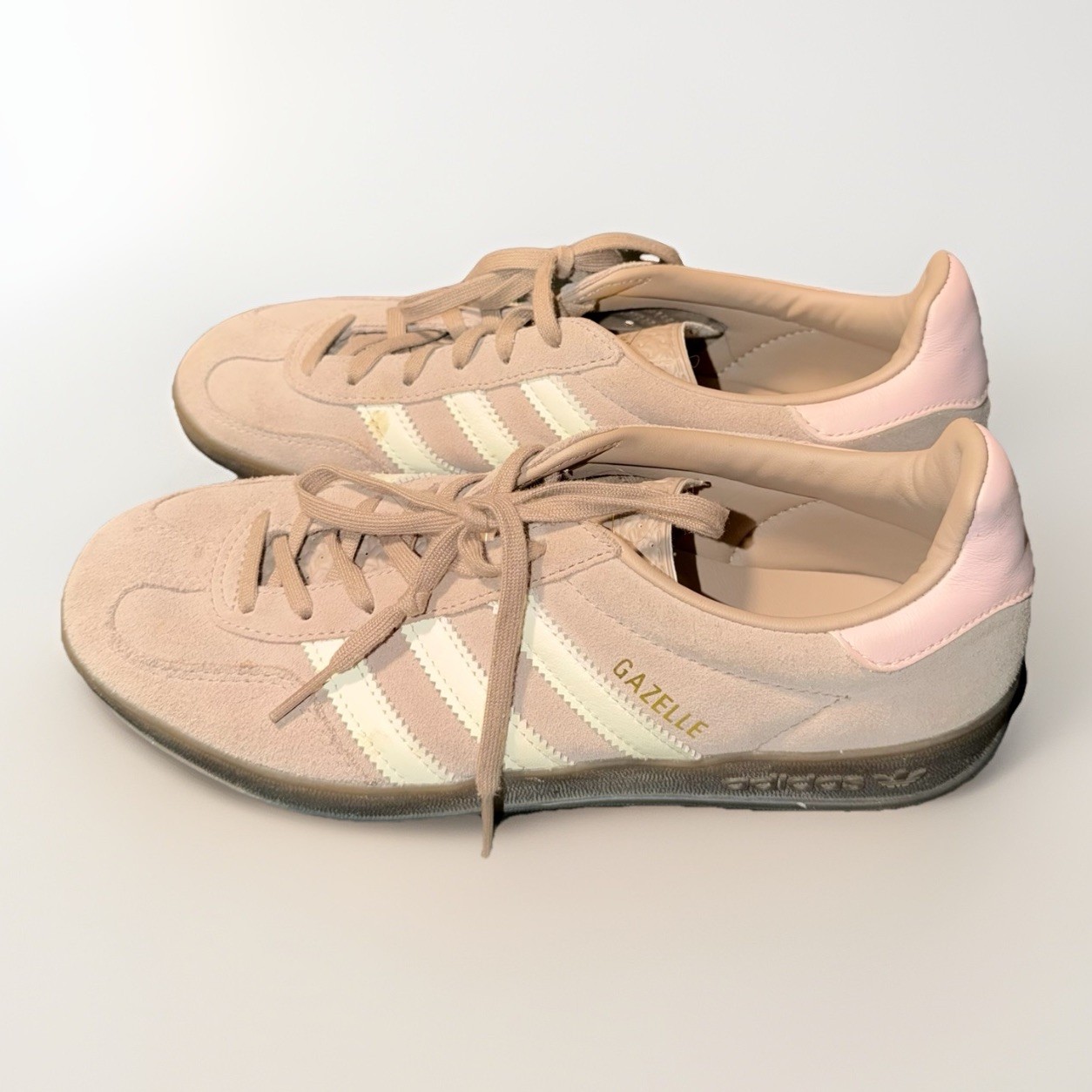 Adidas Women’s Gazelle Indoor Chalky Brown Gum Bottom Size 9 JH6477 Sneakers