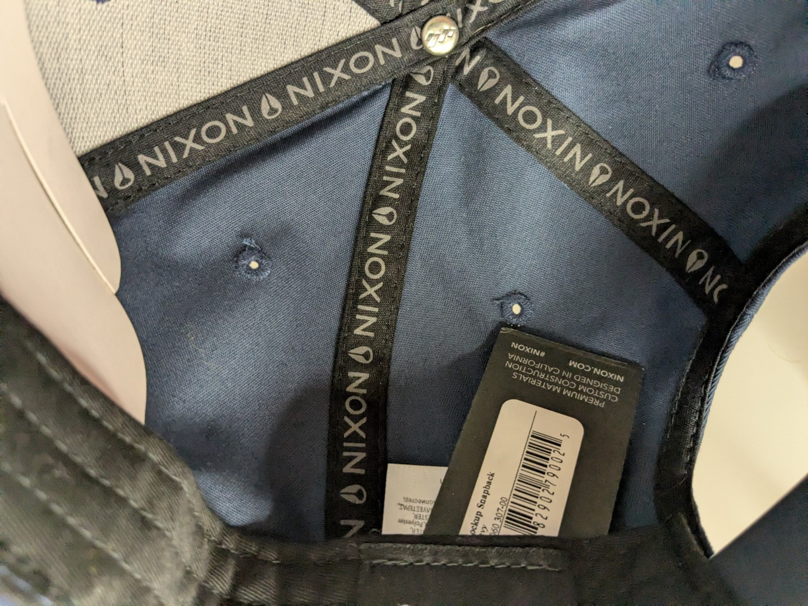 NWT Nixon Lockup Snapback Cap Navy– Classic Streetwear Premium Detailing C2060