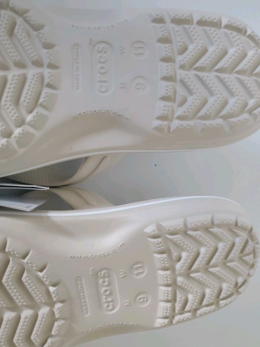 Crocs Unisex Crocband Flip Relaxed Fit, 11033-71, Beige, M9/W11, New