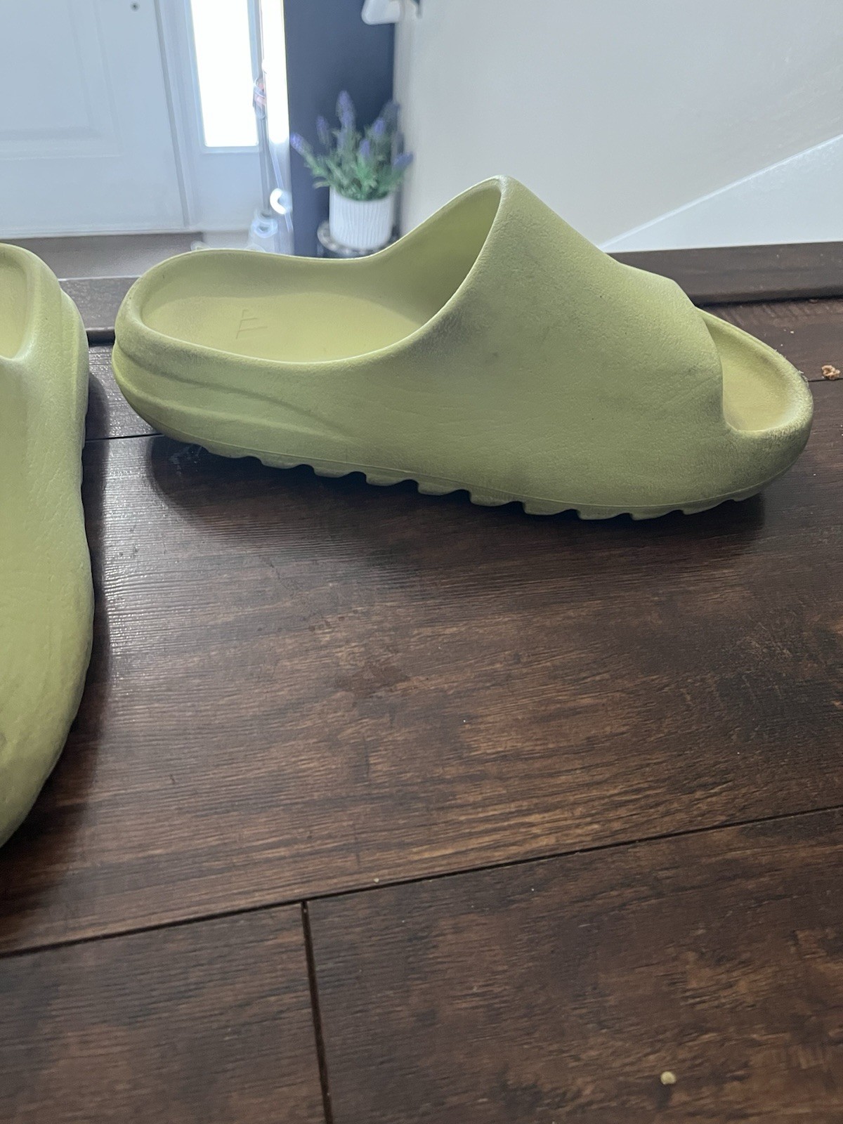 YEEZY YEEZY Slide Men’s Green Foam Slip-On Sandals Logo US 8 EU 47