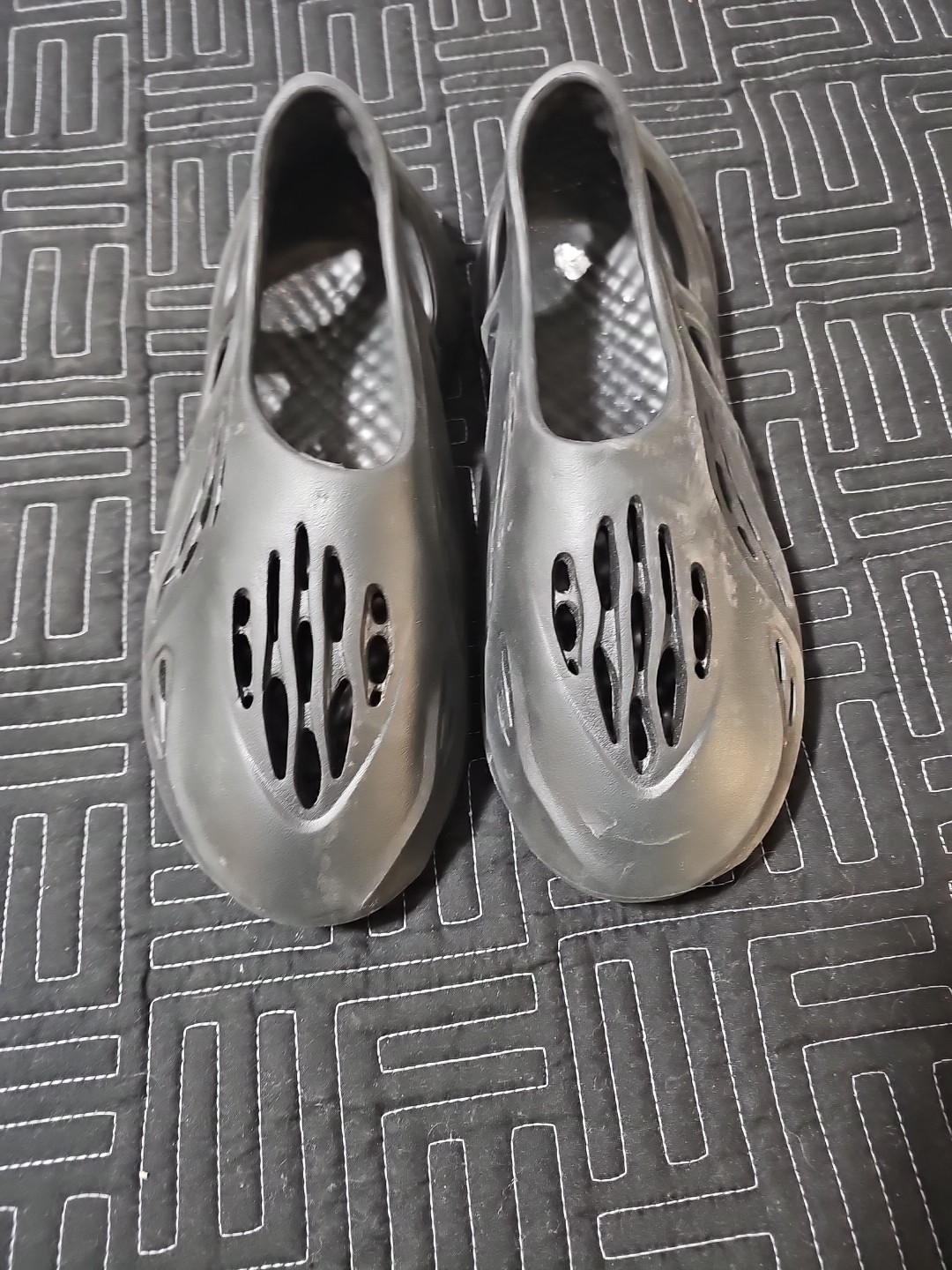 Adidas Yeezy Foam RNR “Onyx” slip-on sneakers Black Size 7