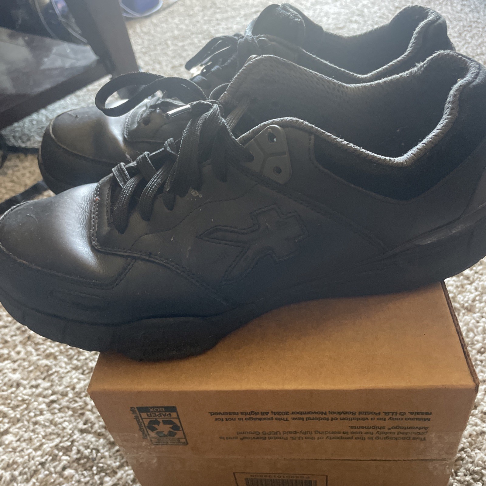 Mens Size 10.5 (M) KURU Kinetic 2 Shoes Smokestack Black Anti-Slip Work Sneakers