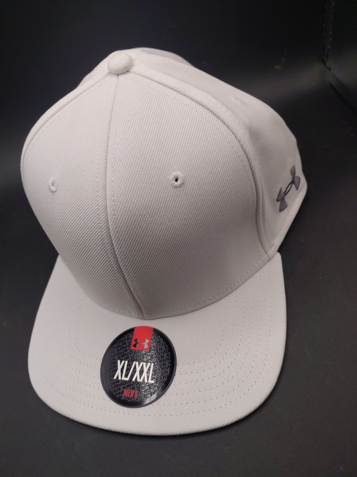 Under Armour White UA Baseball Hat, Golf, Size XL/XXL FLAT BILL Cap Fitted Men’s