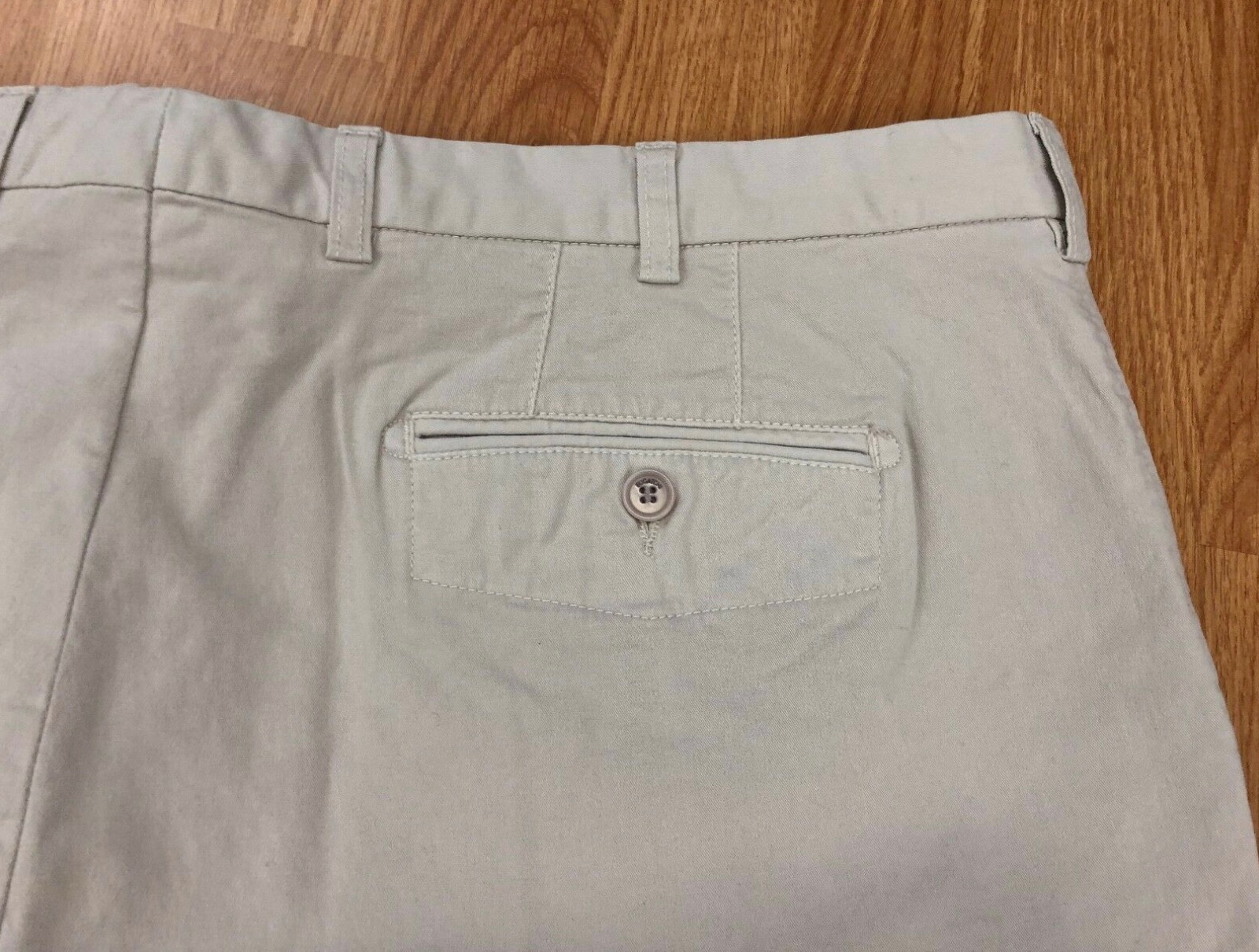 Bugatchi Uomo Men’s Size 40 Beige Cotton Blend Flat Front Walking Shorts