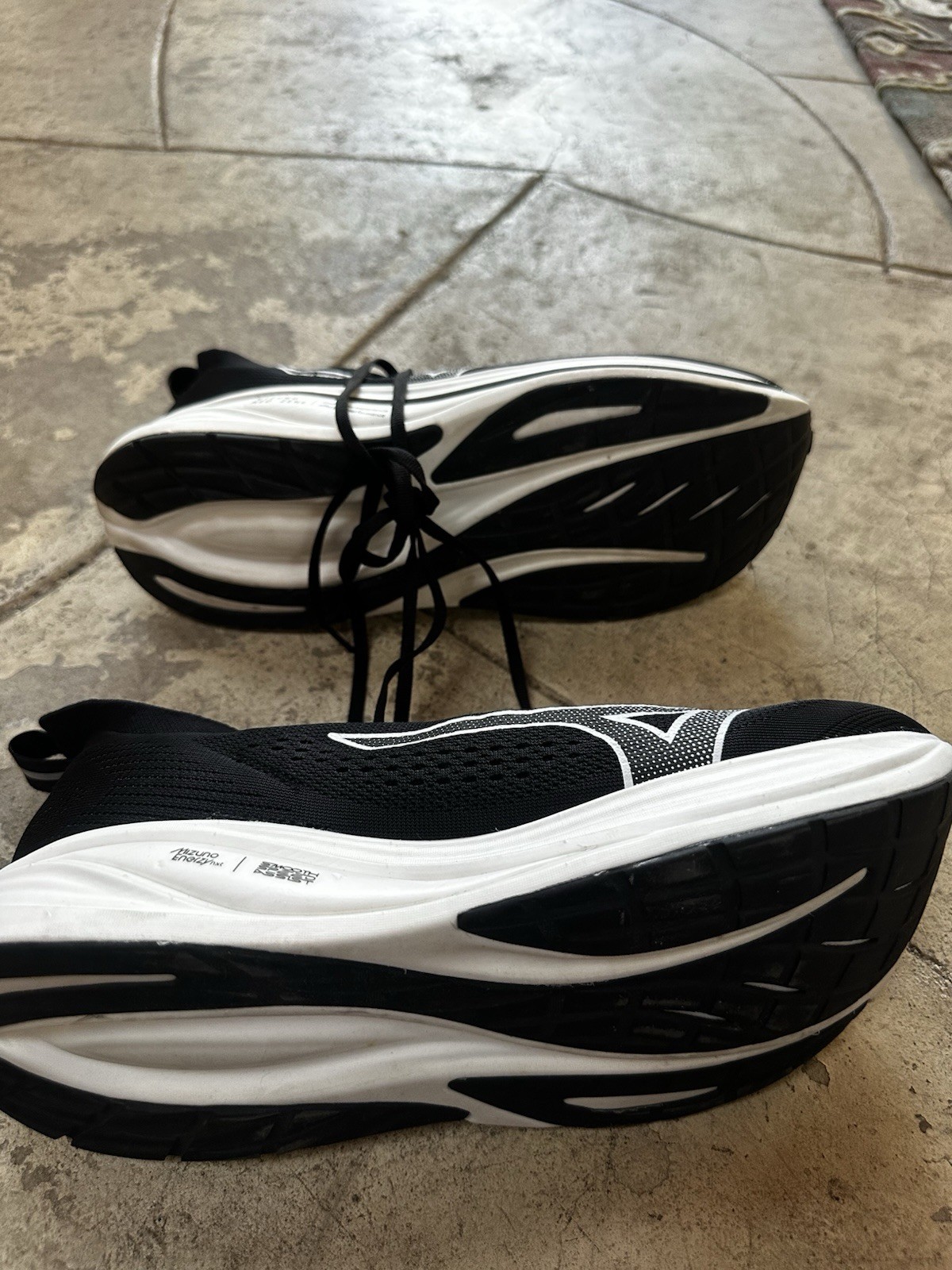 Mizuno Men’s Neo Zen 2 US 10.5