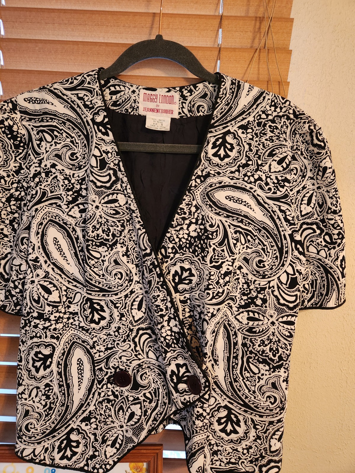 Maggy London By Jeannene Booher 100% Rayon Top